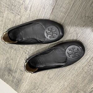 Tory Burch Black Leather flats - SIZE 7